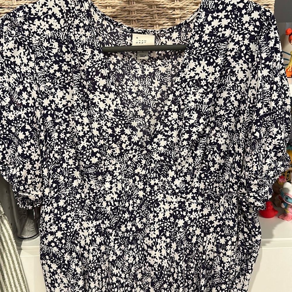 Target Black and White V-Neck Sundress - Picture 3 of 3